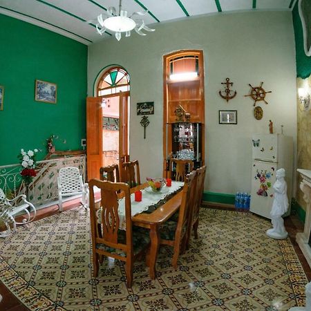 Casa Colonial Carmen Bed & Breakfast Havana Exterior photo